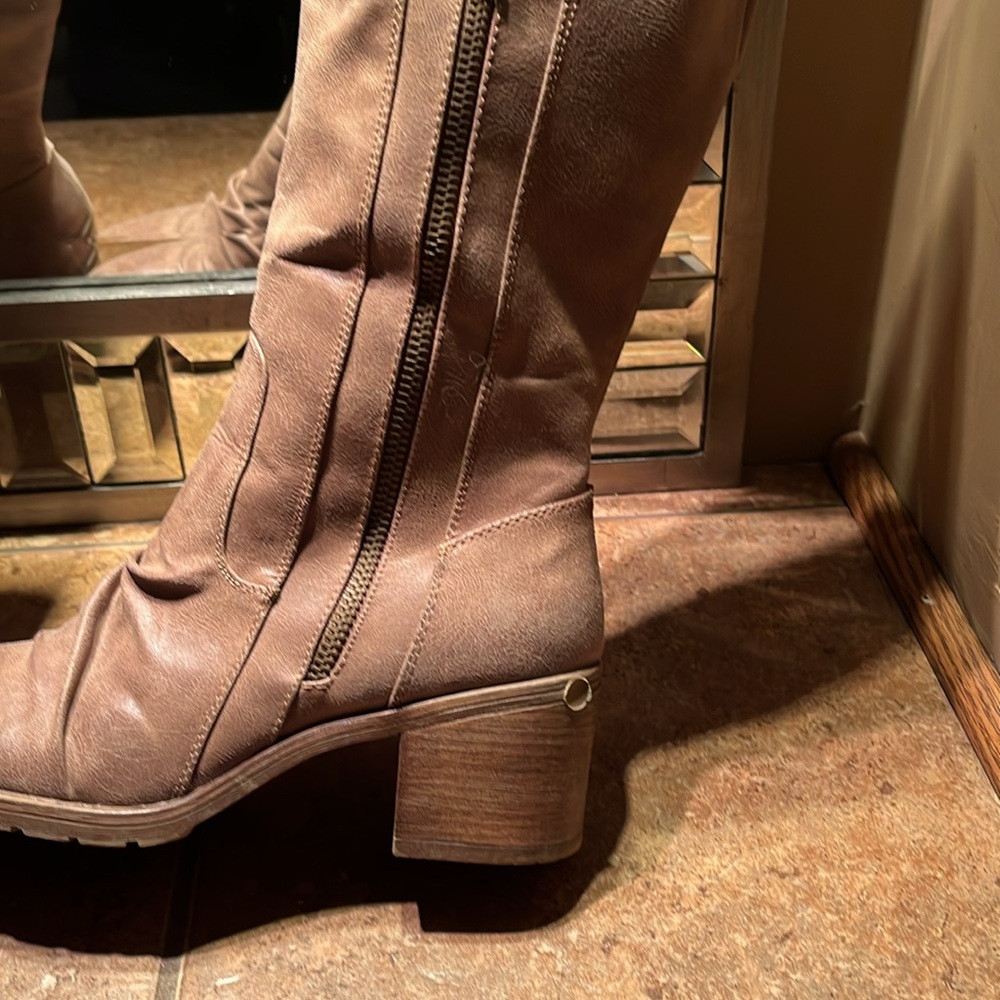 Bare Traps Dallia Tan Boots - Picture 4 of 8